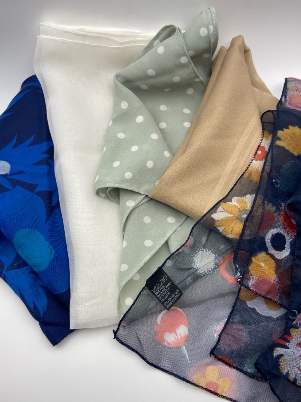 5 Vintage Scarves Lot#3 Different Colors and Sizes Some with Tags 60's to 90's - Picture 6 of 11